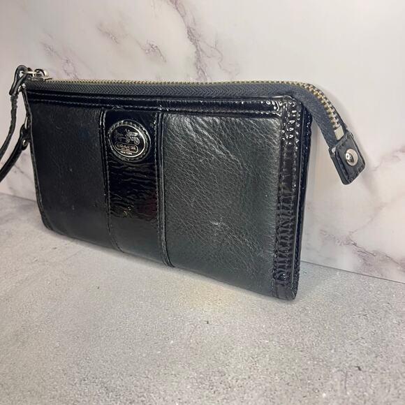 Coach Black Leather & Patent Leather Wristlet Wallet - Picture 3 of 13